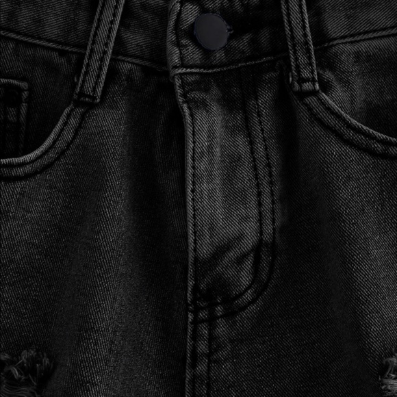 NWT Distressed Denim Shorts - Picture 4 of 5